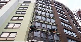 Установка крыши на балкон Лесной цена от 1037 руб. м/2.