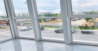 Панорамное остекление балкона Лесной цена от 11 тыс. руб. м/п.